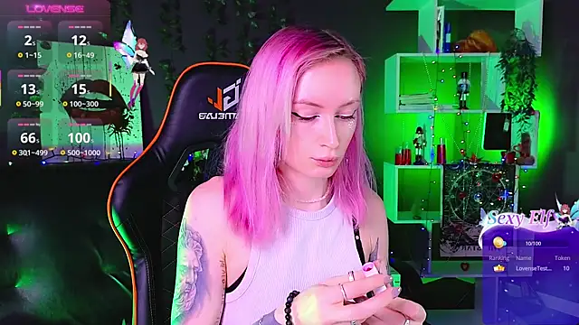  HelenCarter online show from March 10, 2025, 8:45 pm