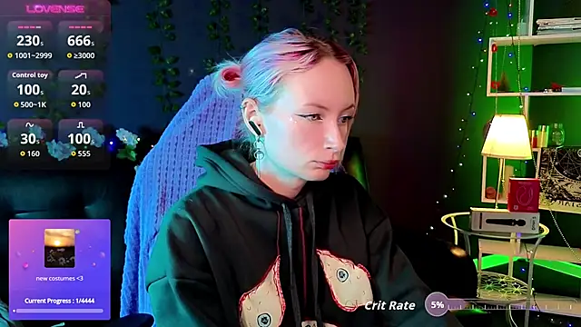  HelenCarter online show from September 28, 2025, 8:47 pm