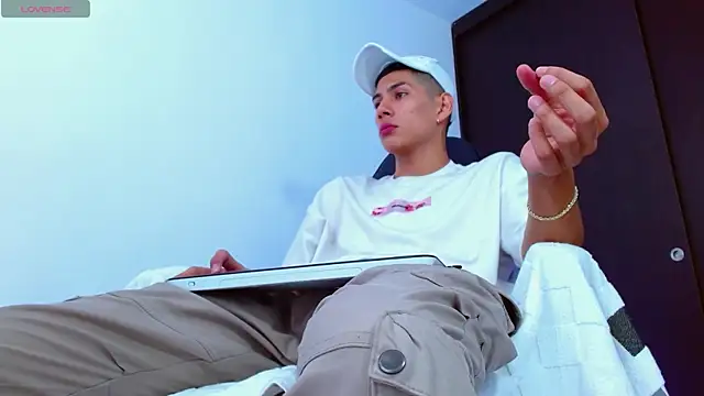 Valerio 20 online show from March 18, 2025, 3:31 pm