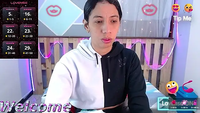 Lina10 online show from January 28, 2025, 7:42 pm