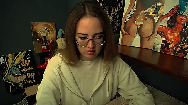 luxie milady online show from December 5, 2025, 1:31 pm