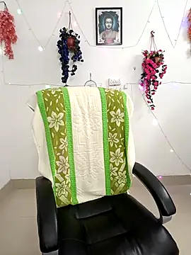 Snapshot of YOUR_LOVELY-40 chatting on March 7, 2026, 12:46 pm YOUR LOVELY-40 online show from March 7, 2026, 12:46 pm