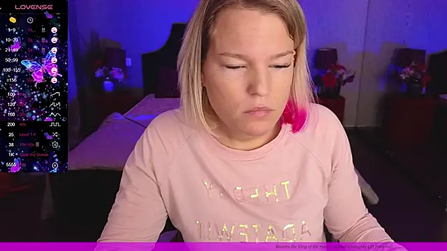 Snapshot of EVAshinyGIRL chatting on December 13, 2024, 10:30 am EVAshinyGIRL online show from December 13, 2024, 10:30 am