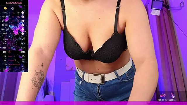 Snapshot of EVAshinyGIRL chatting on December 27, 2024, 4:54 pm EVAshinyGIRL online show from December 27, 2024, 4:54 pm