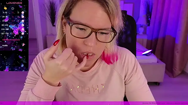 Snapshot of EVAshinyGIRL chatting on January 12, 2025, 7:53 am EVAshinyGIRL online show from January 12, 2025, 7:53 am