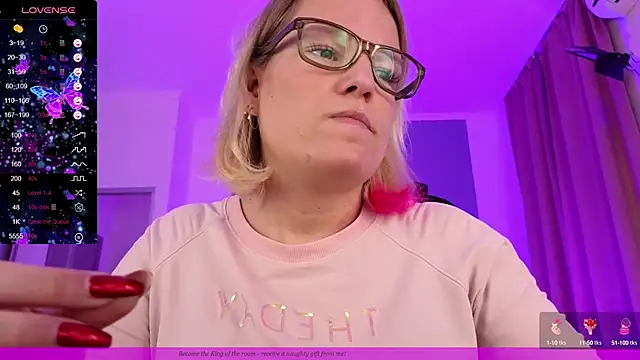 Snapshot of EVAshinyGIRL chatting on January 12, 2025, 2:41 pm EVAshinyGIRL online show from January 12, 2025, 2:41 pm