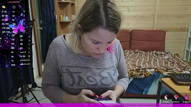 Snapshot of EVAshinyGIRL chatting on January 15, 2025, 4:54 pm EVAshinyGIRL online show from January 15, 2025, 4:54 pm