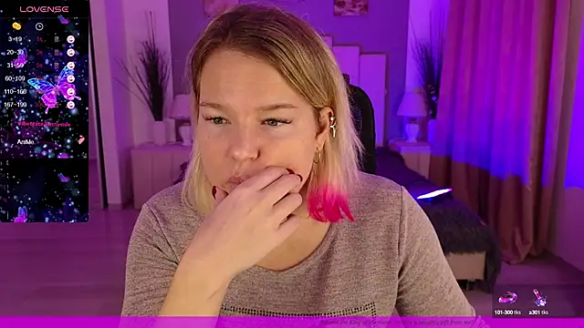 Snapshot of EVAshinyGIRL chatting on January 17, 2025, 7:41 am EVAshinyGIRL online show from January 17, 2025, 7:41 am