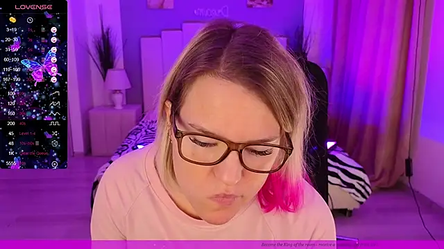 Snapshot of EVAshinyGIRL chatting on February 9, 2025, 7:49 am EVAshinyGIRL online show from February 9, 2025, 7:49 am