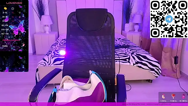 Snapshot of EVAshinyGIRL chatting on February 9, 2025, 5:01 pm EVAshinyGIRL online show from February 9, 2025, 5:01 pm