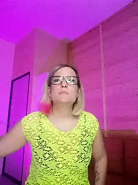 Snapshot of EVAshinyGIRL chatting on March 2, 2025, 1:49 pm EVAshinyGIRL online show from March 2, 2025, 1:49 pm