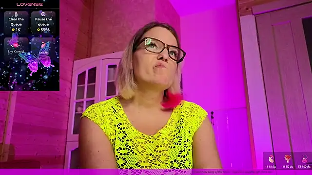 Snapshot of EVAshinyGIRL chatting on March 6, 2025, 7:32 pm EVAshinyGIRL online show from March 6, 2025, 7:32 pm