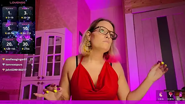 Snapshot of EVAshinyGIRL chatting on March 18, 2025, 8:15 pm EVAshinyGIRL online show from March 18, 2025, 8:15 pm