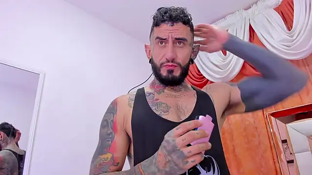 dilan scootk  online show from April 14, 2026, 7:20 pm