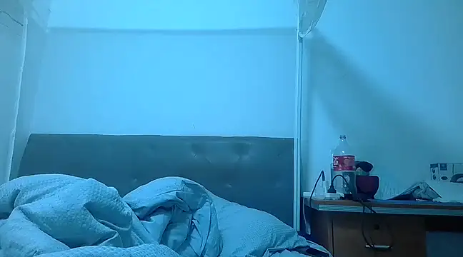 kisstoyousoon2024 online show from March 17, 2025, 5:12 am