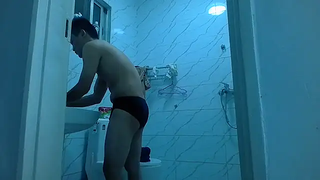 kisstoyousoon2024 online show from March 19, 2025, 10:42 pm