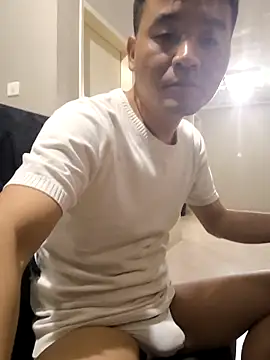 kisstoyousoon2024 online show from October 1, 2025, 6:25 pm