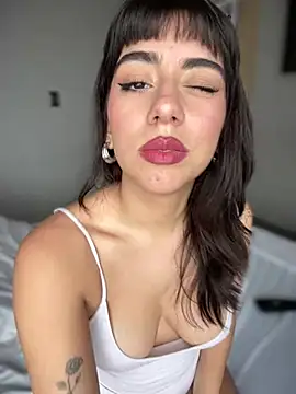 veronicaapink online show from December 28, 2024, 6:50 pm