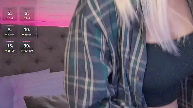 Born to Blow online show from October 17, 2025, 1:20 am