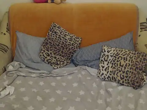 Emmatoo online show from September 22, 2025, 8:22 pm