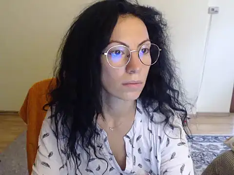 Emmatoo online show from October 9, 2025, 10:13 am