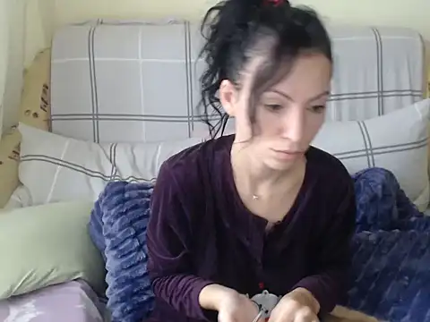 Emmatoo online show from November 12, 2025, 11:10 am