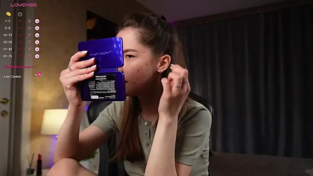 Amely Young online show from February 6, 2025, 4:10 am