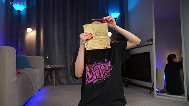 Amely Young online show from March 16, 2026, 2:39 am