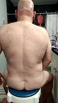 Snapshot of lou63ponce chatting on January 19, 2025, 1:21 am lou63ponce online show from January 19, 2025, 1:21 am