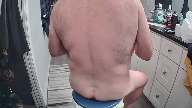 Snapshot of lou63ponce chatting on February 9, 2025, 9:06 pm lou63ponce online show from February 9, 2025, 9:06 pm