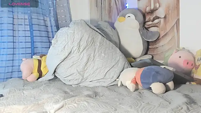 Snapshot of Alessia28_ chatting on March 5, 2025, 10:32 pm Alessia28 online show from March 5, 2025, 10:32 pm