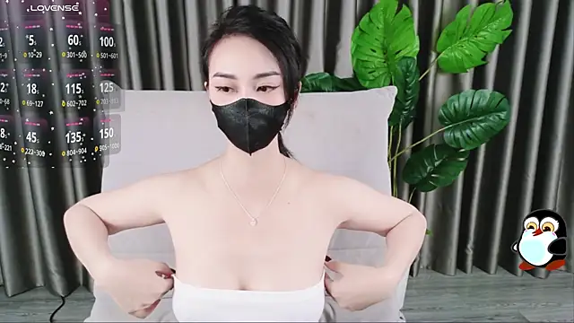 Snapshot of -----Sue----- chatting on March 17, 2025, 3:57 am -----Sue----- online show from March 17, 2025, 3:57 am