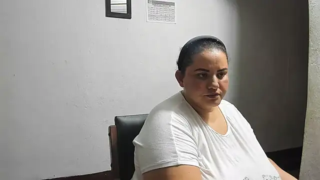 tetasgrandes karol online show from April 21, 2026, 2:51 am