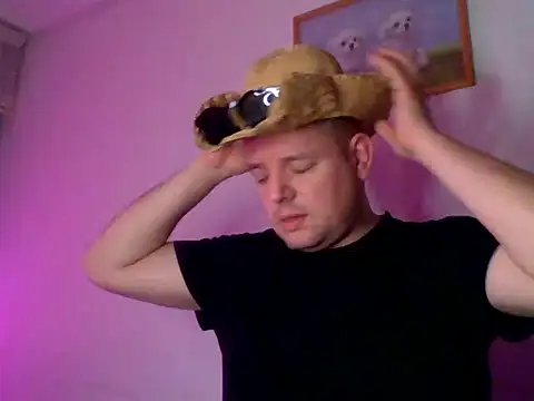 lobito1997 online show from March 17, 2025, 10:28 pm