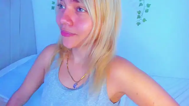 Snapshot of Sweet_MaryJane2 chatting on March 1, 2025, 5:52 am Sweet MaryJane2 online show from March 1, 2025, 5:52 am