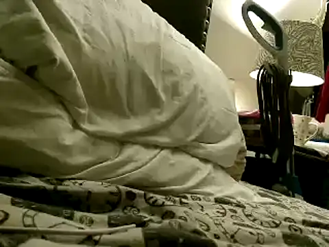 WHITEDAROSE online show from March 12, 2025, 1:47 am