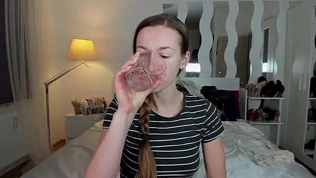 KateRedgar online show from February 23, 2025, 6:01 pm