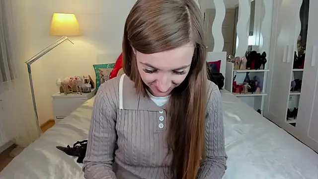 KateRedgar online show from March 12, 2025, 7:06 pm