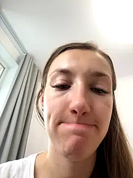 KateRedgar online show from September 16, 2025, 9:54 am