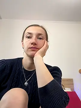 KateRedgar online show from September 30, 2025, 1:05 pm