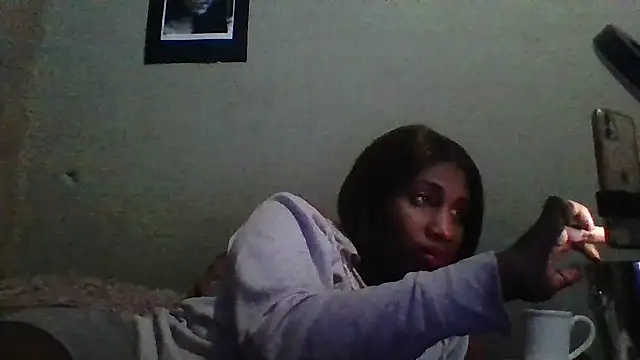 Moorella1 online show from September 29, 2025, 9:52 pm