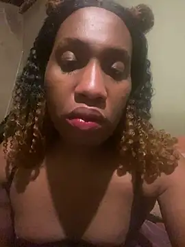 Moorella1 online show from February 5, 2026, 9:52 pm