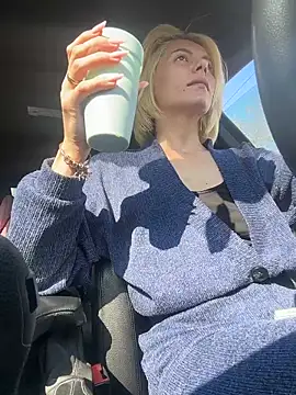 tanyagrey online show from March 25, 2026, 7:36 am