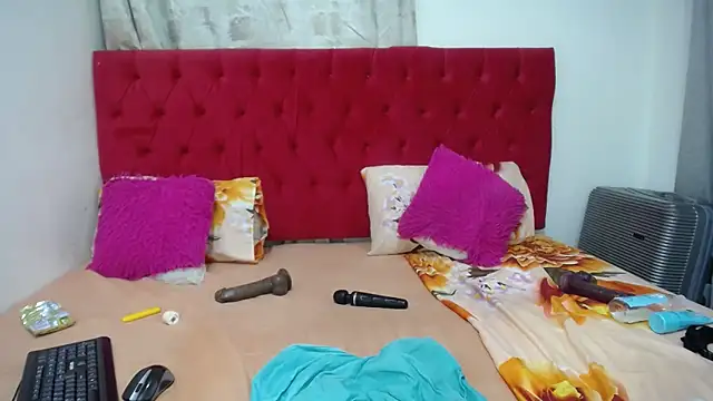 GaggingQueenxx online show from March 19, 2025, 6:55 pm