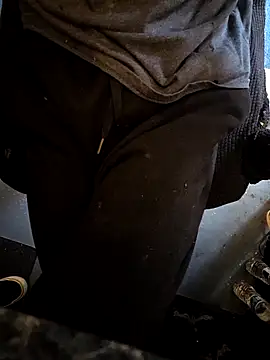 Migaruo online show from April 15, 2026, 9:37 pm