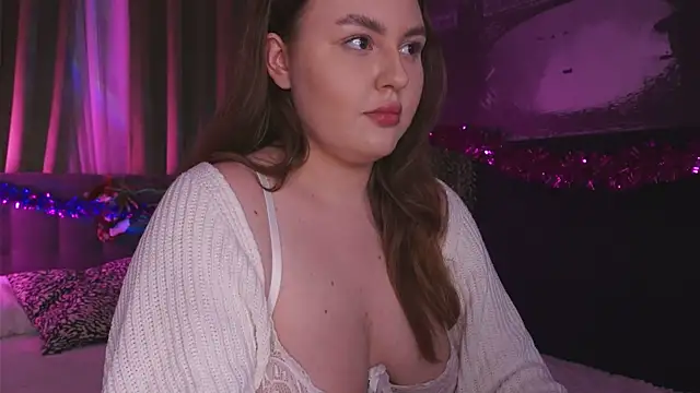 Mia  Peach online show from December 21, 2024, 11:56 pm