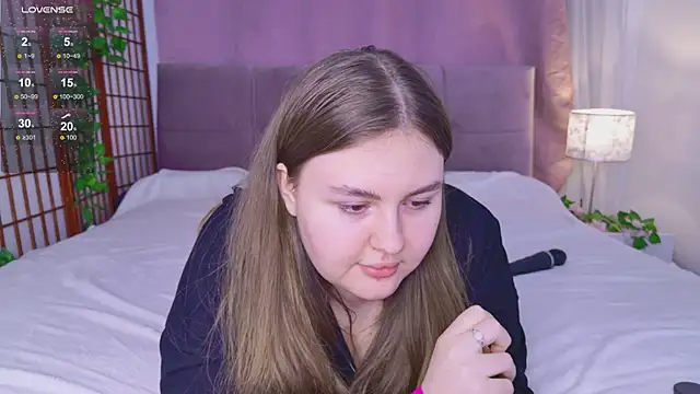 Mia  Peach online show from March 1, 2025, 10:02 am