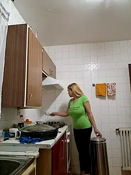 Snapshot of lamorbosa37 chatting on January 8, 2025, 7:24 pm lamorbosa37 online show from January 8, 2025, 7:24 pm