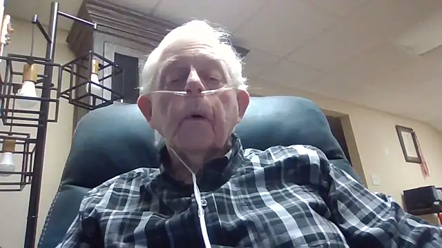 Snapshot of bootlegmanz chatting on February 8, 2026, 3:04 pm bootlegmanz online show from February 8, 2026, 3:04 pm