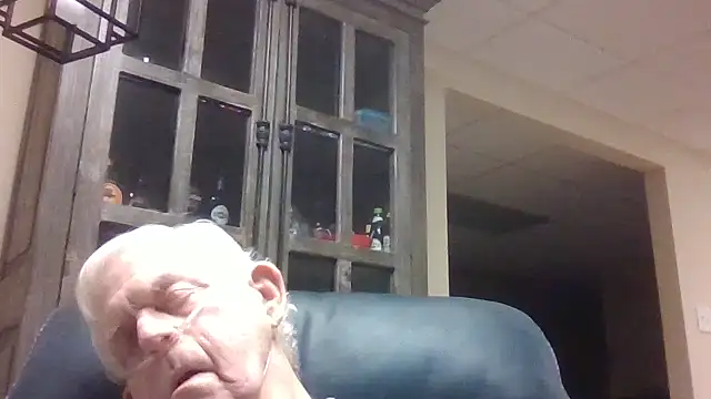 Snapshot of bootlegmanz chatting on February 10, 2026, 4:11 pm bootlegmanz online show from February 10, 2026, 4:11 pm